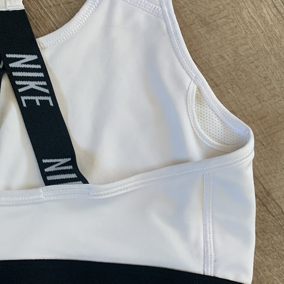 White Racerback Sports Bra Nike Size Medium - Picture 3 of 6